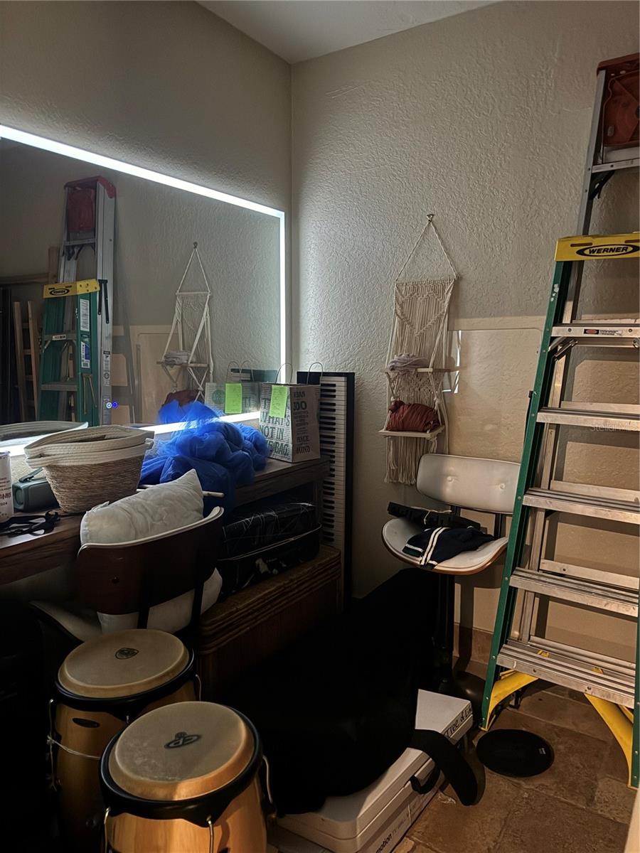 1001 MANATEE AVE E, BRADENTON, FL, 34208