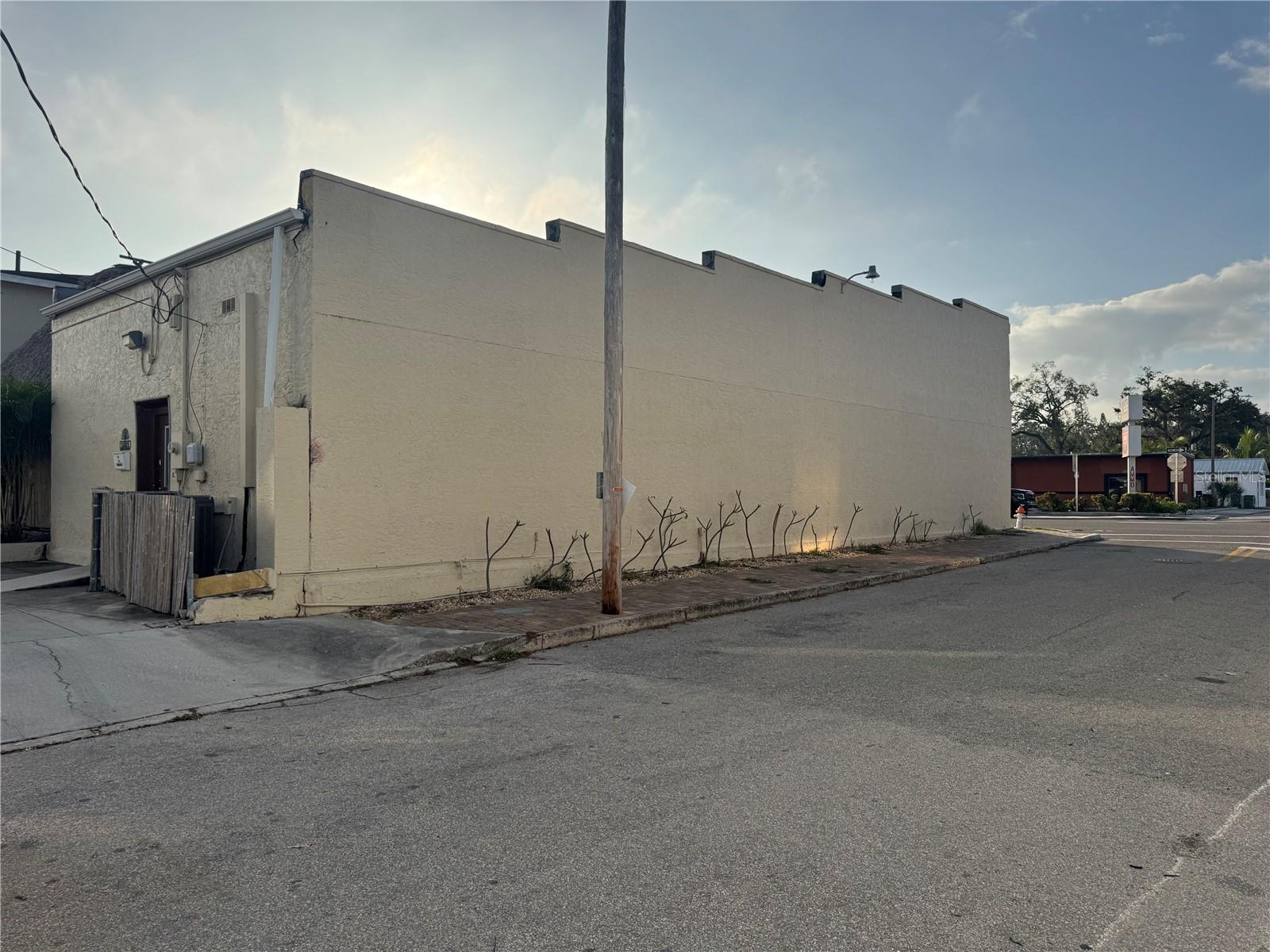 1001 MANATEE AVE E, BRADENTON, FL, 34208