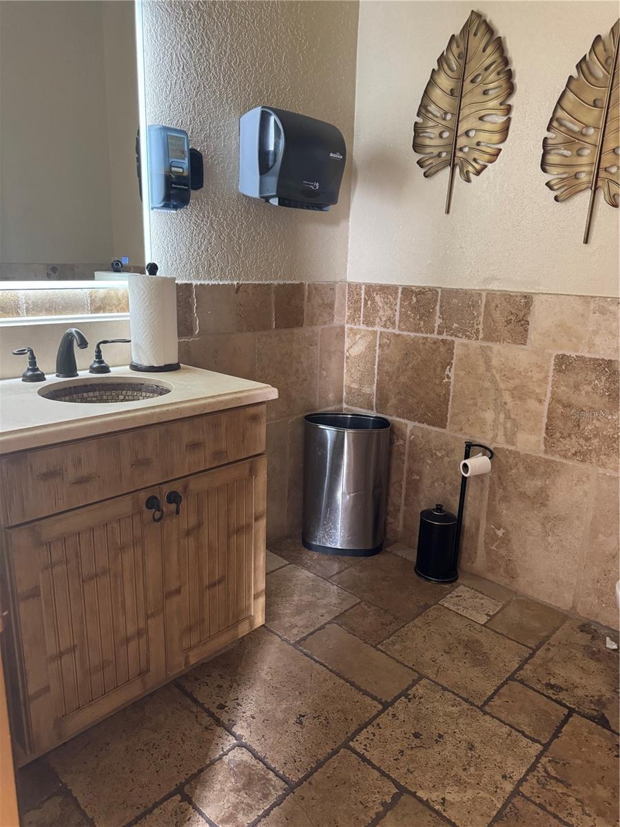 1001 MANATEE AVE E, BRADENTON, FL, 34208