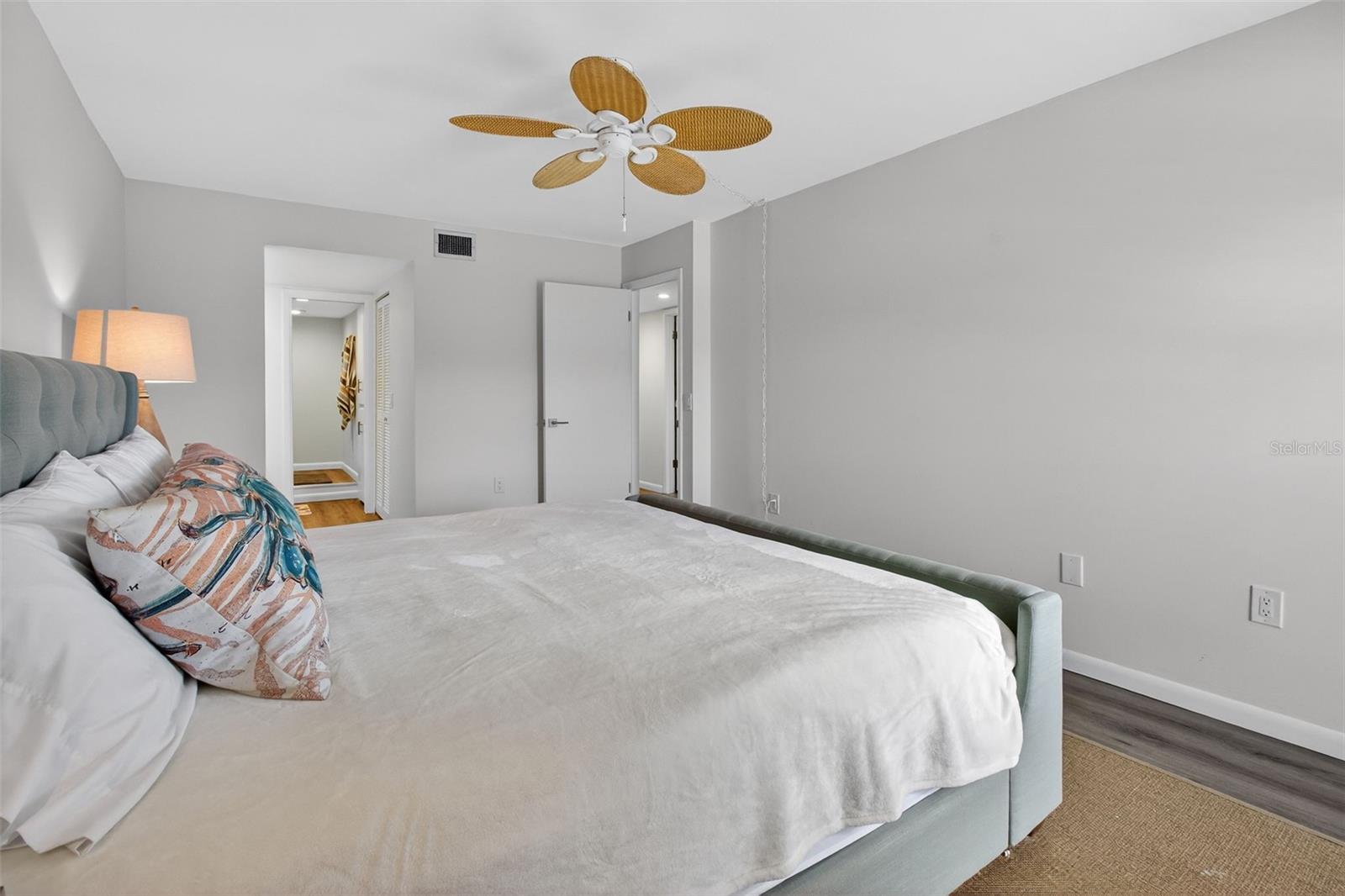 225 COUNTRY CLUB DR #D239, LARGO, FL, 33771