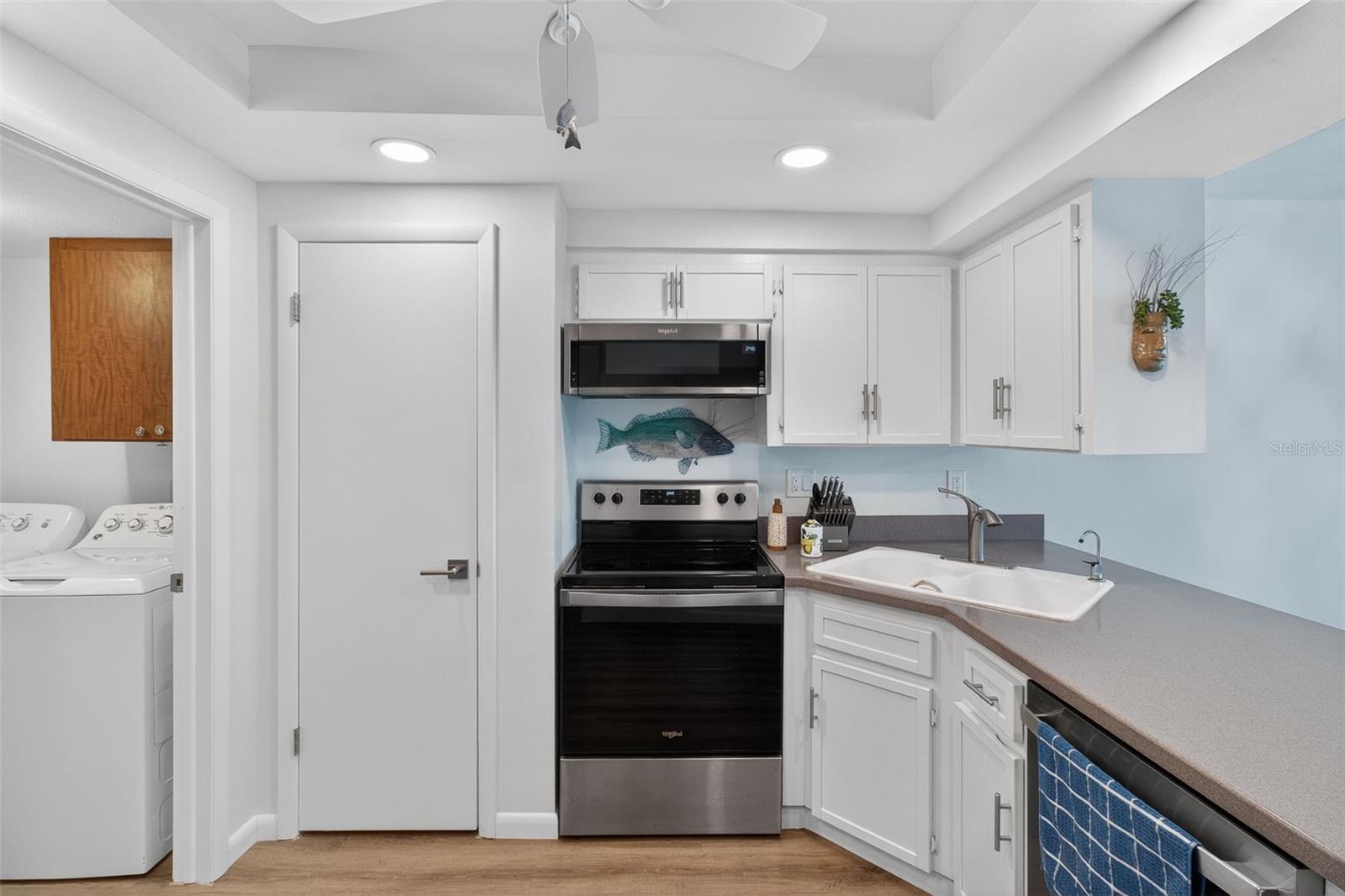 225 COUNTRY CLUB DR #D239, LARGO, FL, 33771