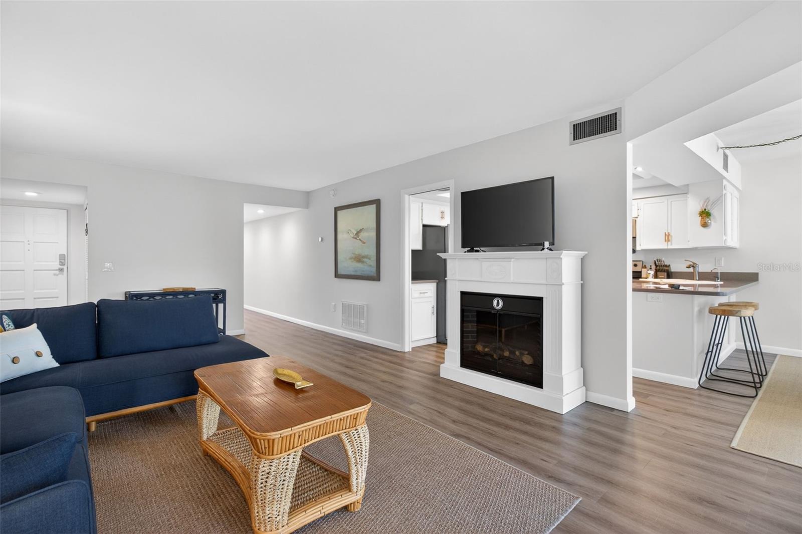 225 COUNTRY CLUB DR #D239, LARGO, FL, 33771