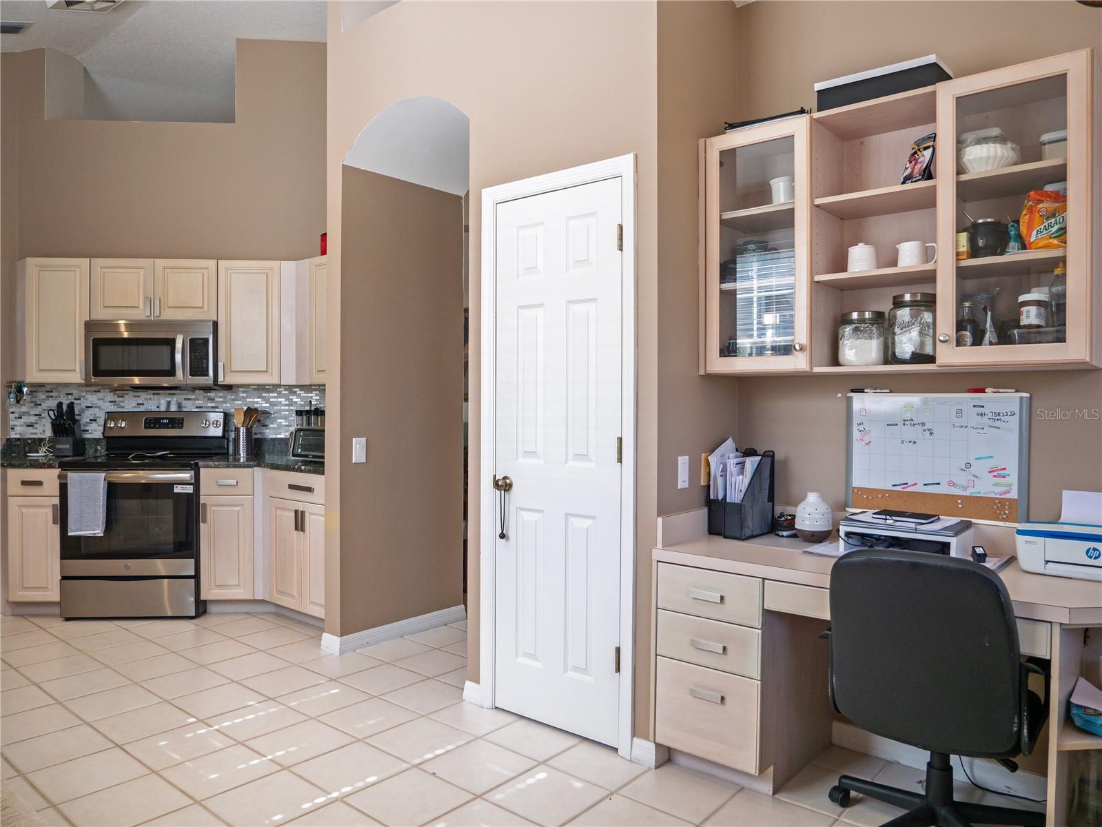 4054 CADDIE DR E, BRADENTON, FL, 34203