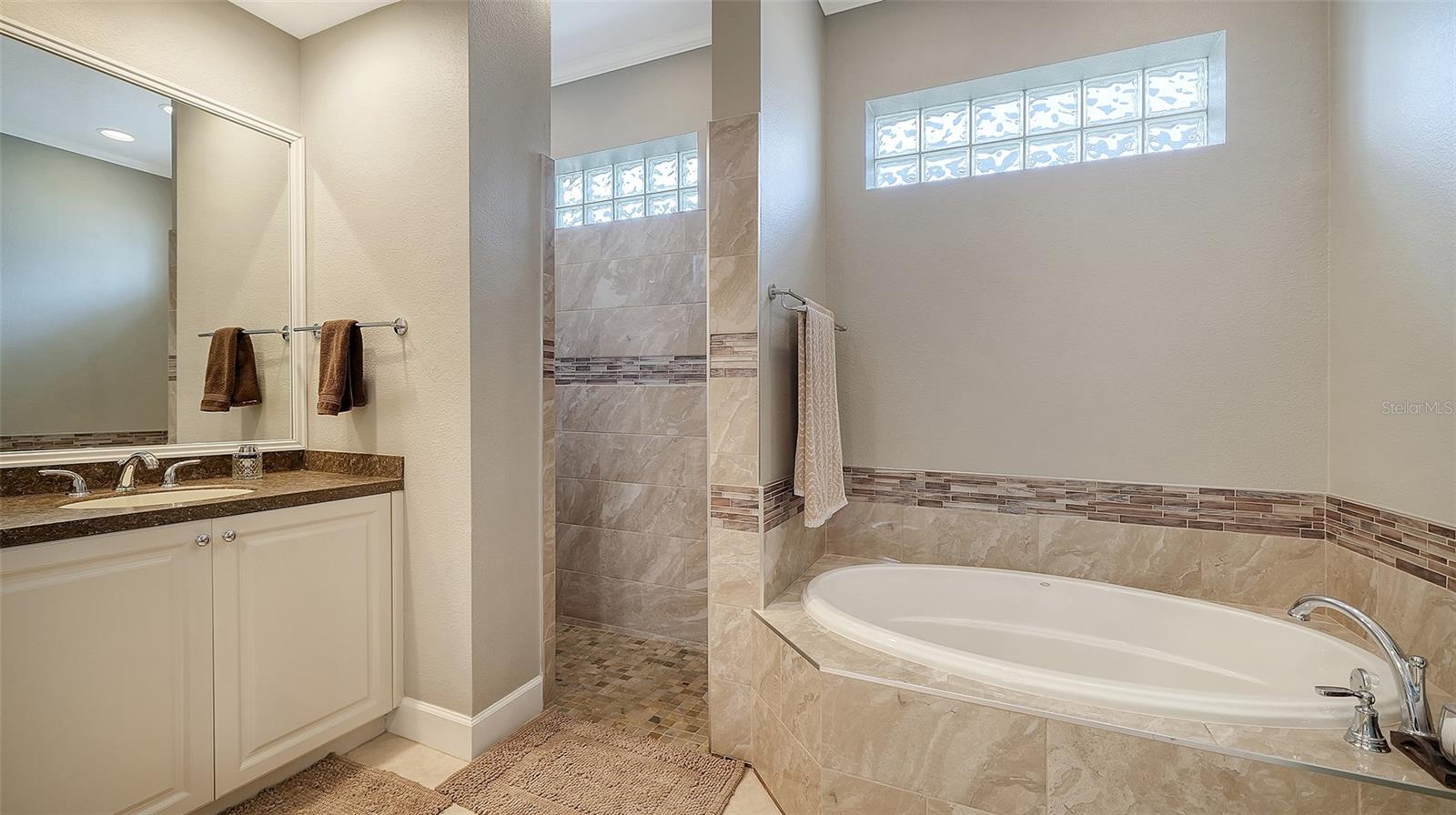 9759 51ST TER E, BRADENTON, FL, 34211