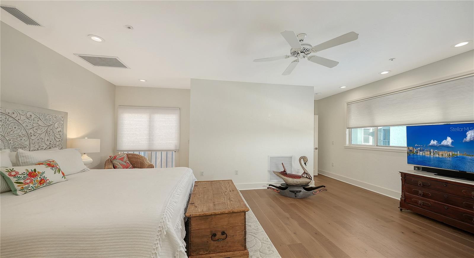 3530 MISTLETOE LN, LONGBOAT KEY, FL, 34228