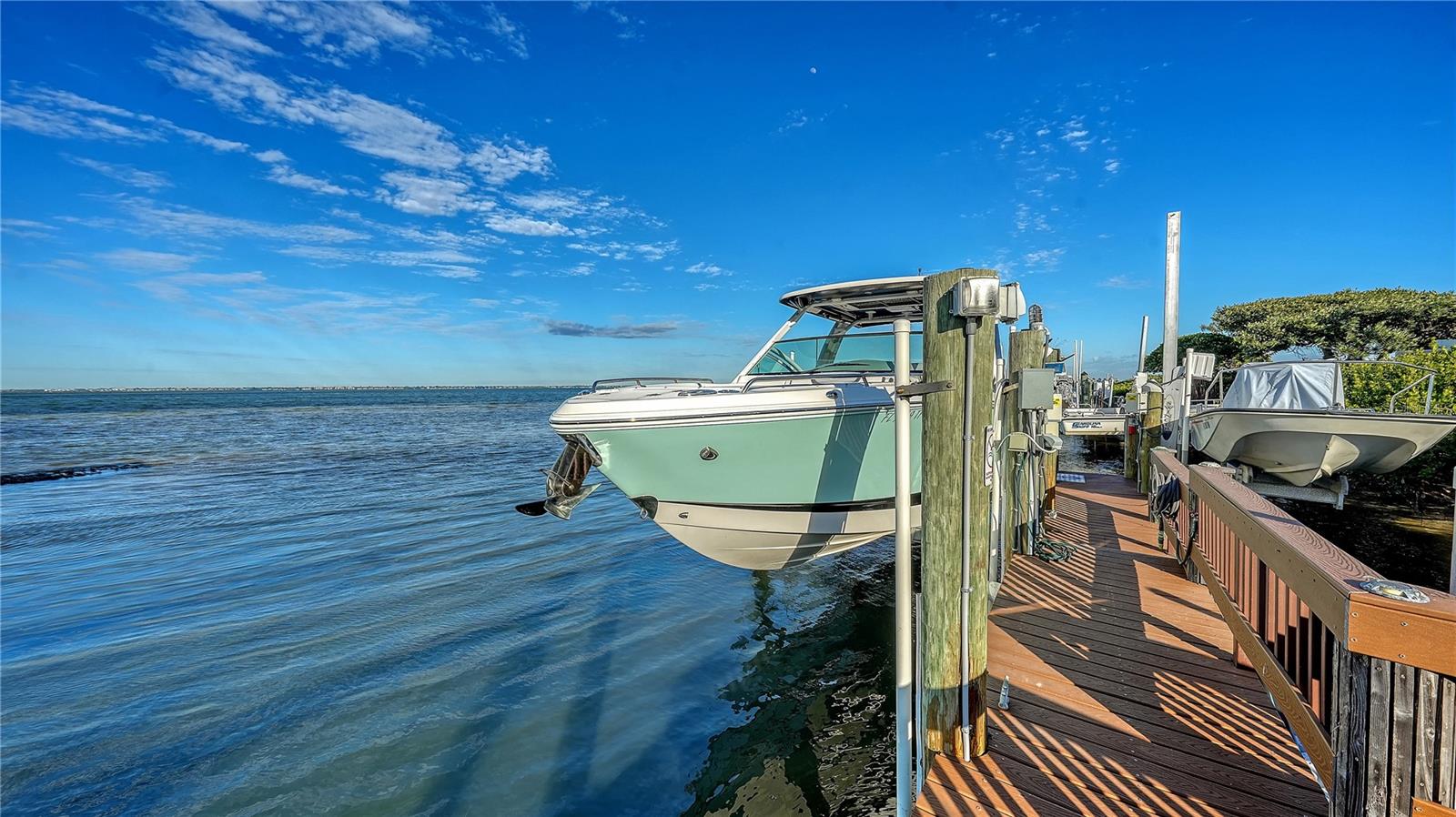 3530 MISTLETOE LN, LONGBOAT KEY, FL, 34228