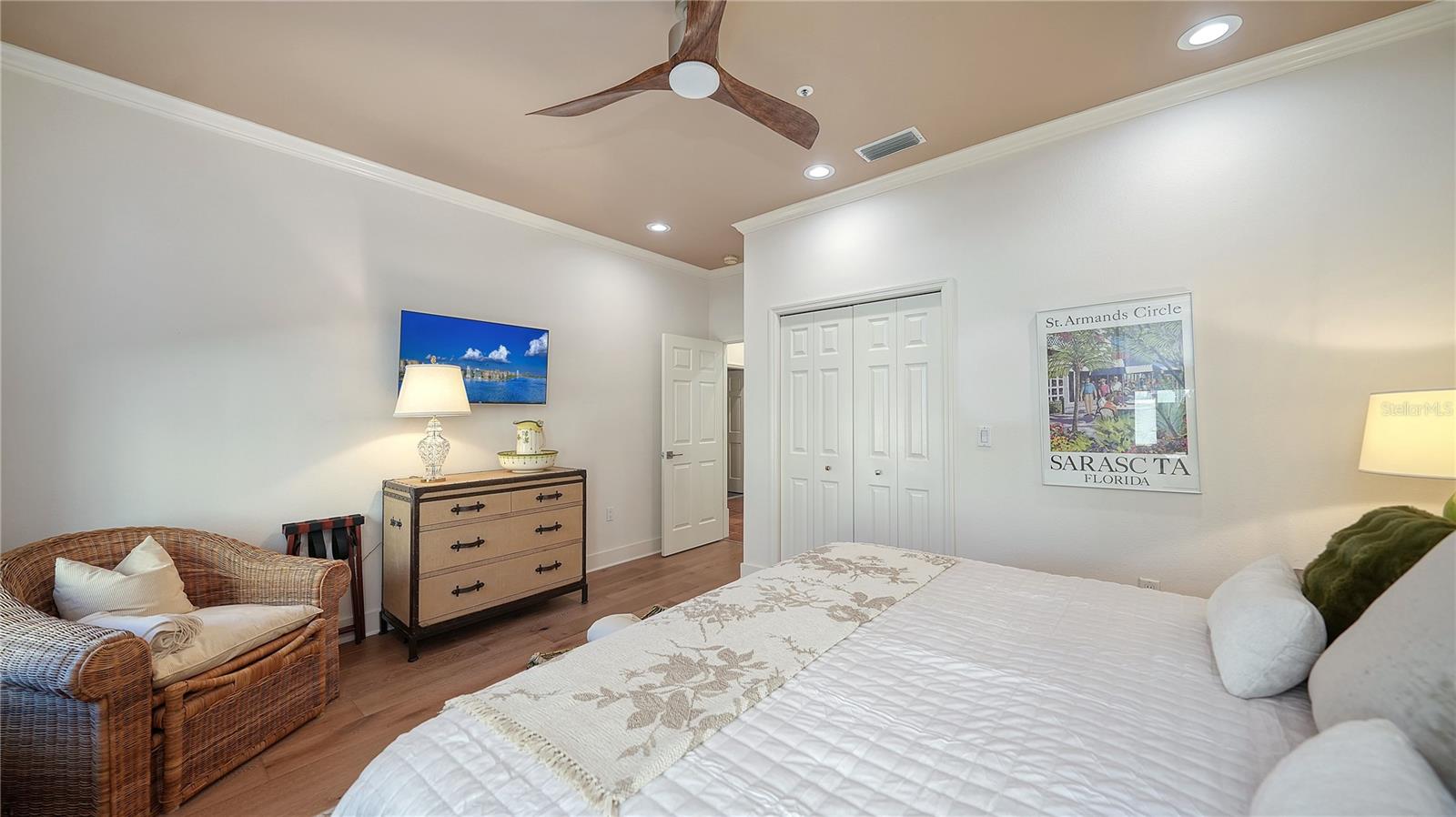 3530 MISTLETOE LN, LONGBOAT KEY, FL, 34228