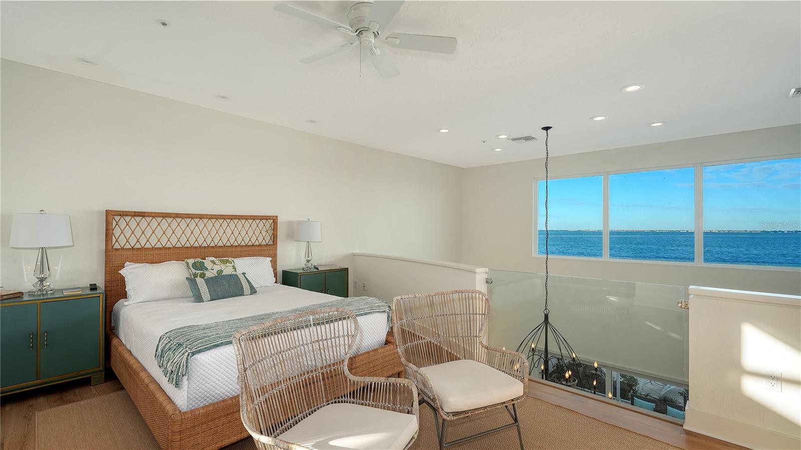 3530 MISTLETOE LN, LONGBOAT KEY, FL, 34228