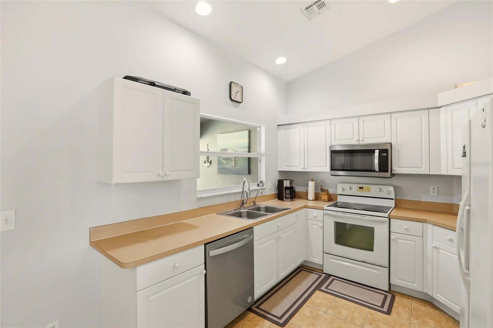 515 NE 5TH PL, CAPE CORAL, FL, 33909