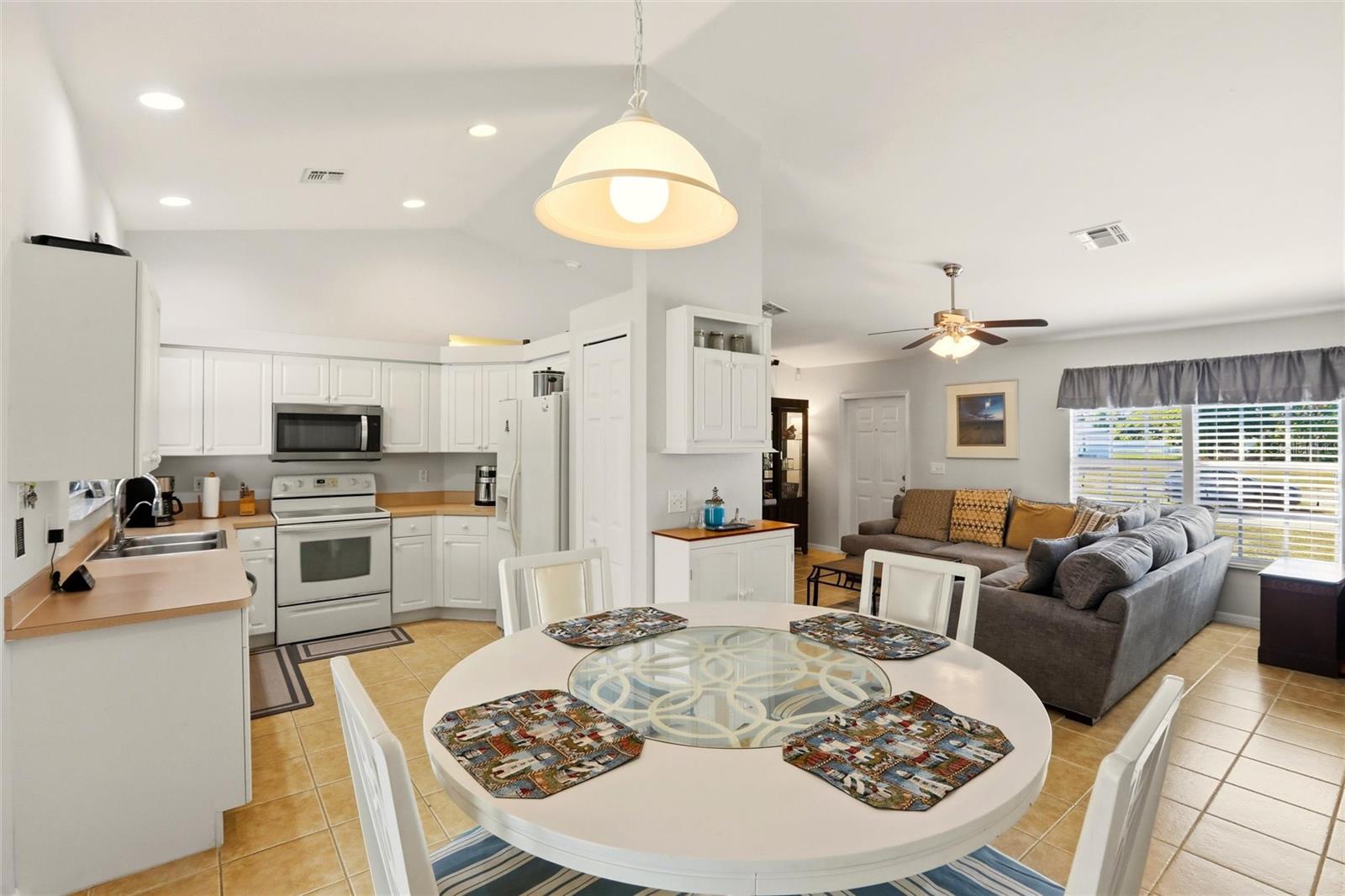 515 NE 5TH PL, CAPE CORAL, FL, 33909