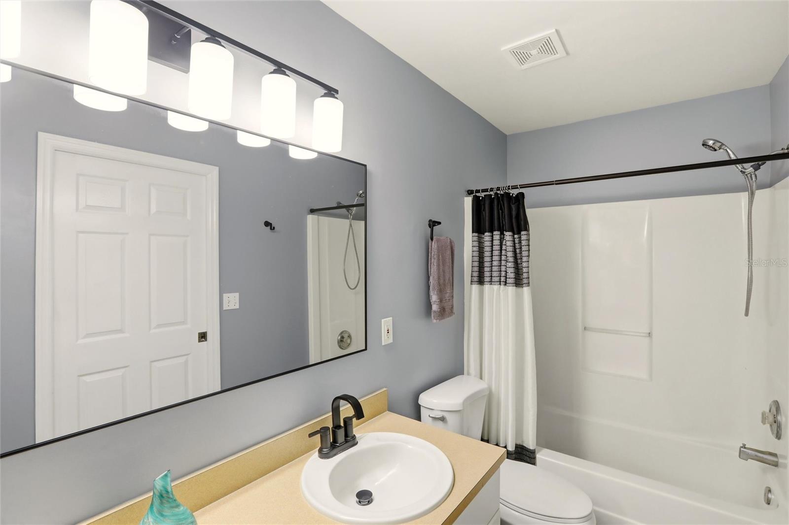 515 NE 5TH PL, CAPE CORAL, FL, 33909