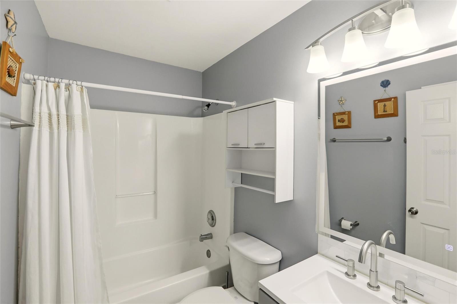 515 NE 5TH PL, CAPE CORAL, FL, 33909