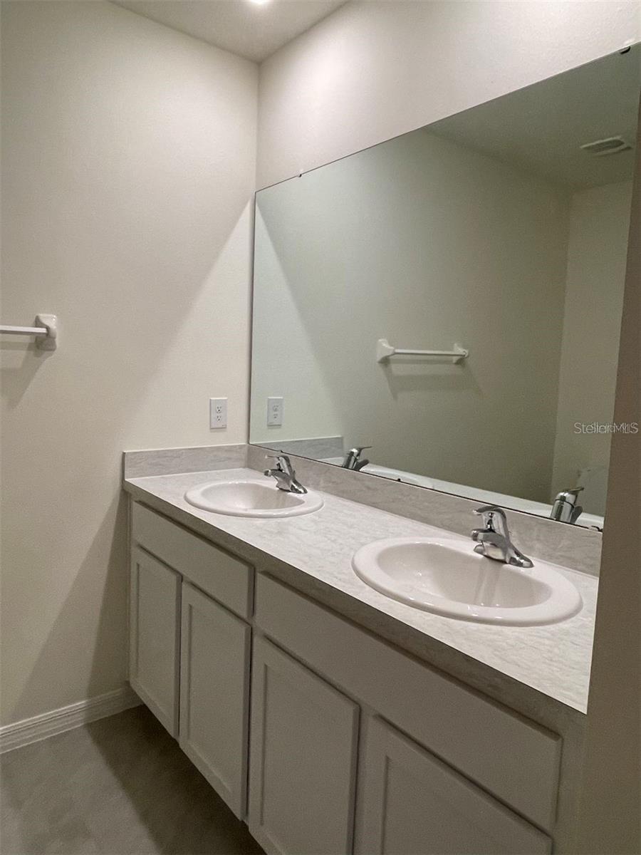 5526 OXFORD GRAY RD, WESLEY CHAPEL, FL, 33545