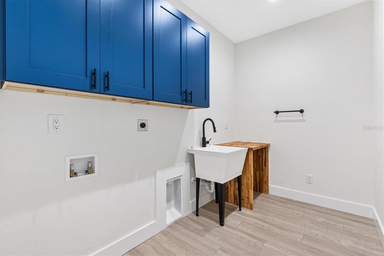 8506 COUNTY ROAD 243, WILDWOOD, FL, 34785