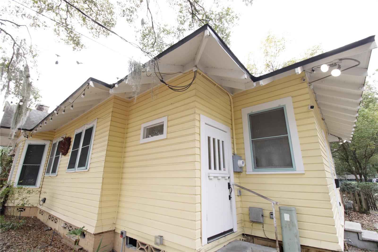 834 E UNIVERSITY AVE, GAINESVILLE, FL, 32601