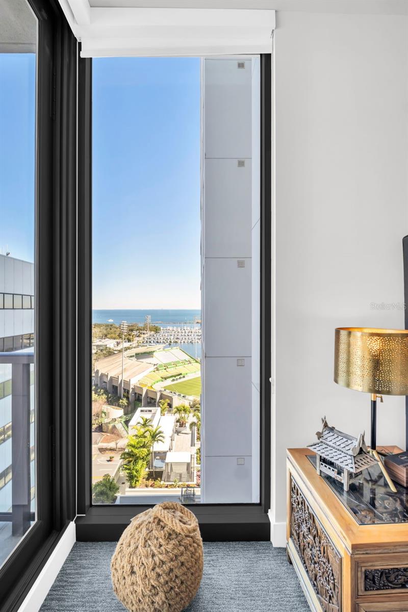 301 1ST ST S #1404, ST PETERSBURG, FL, 33701