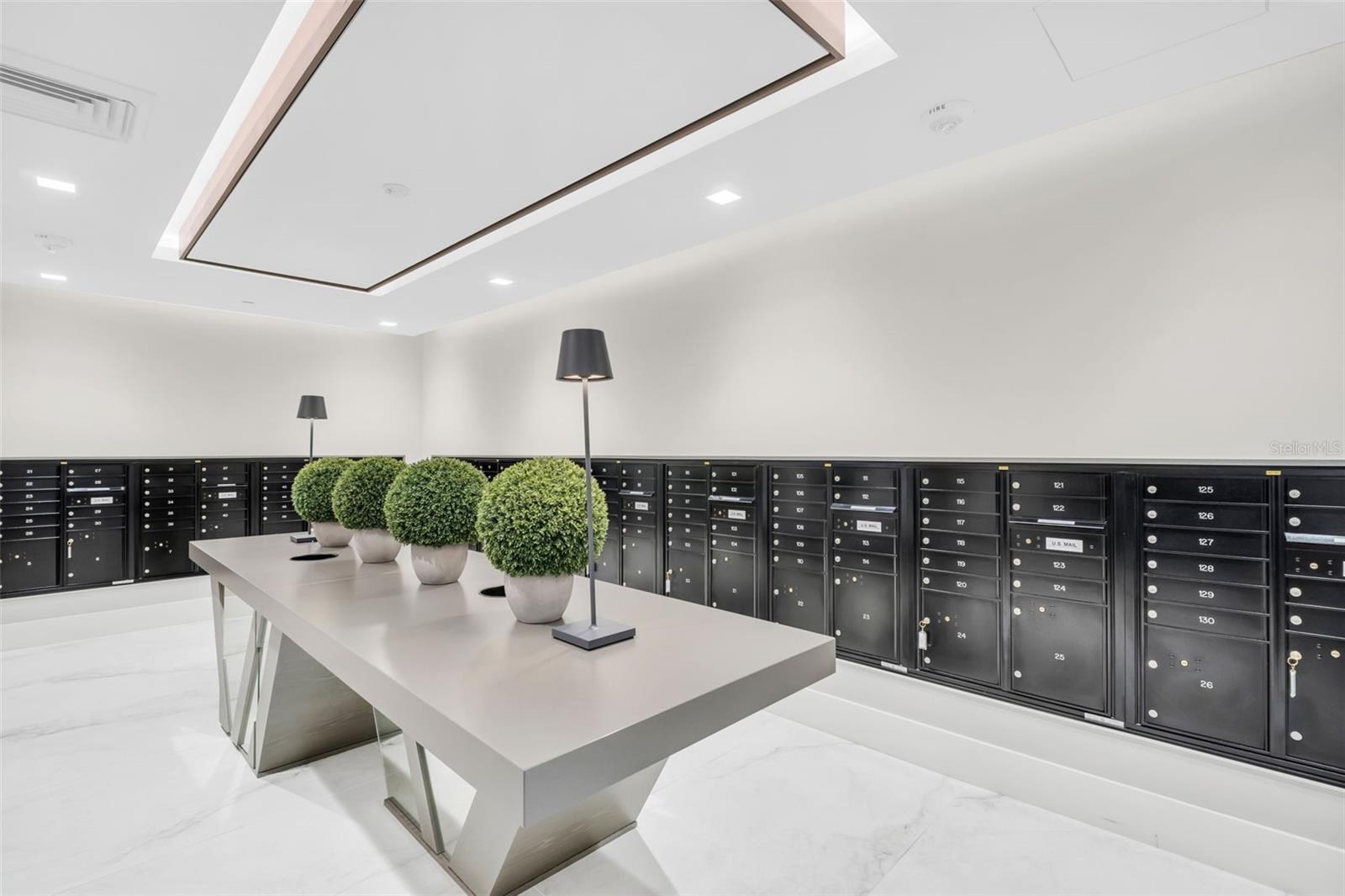 301 1ST ST S #1404, ST PETERSBURG, FL, 33701