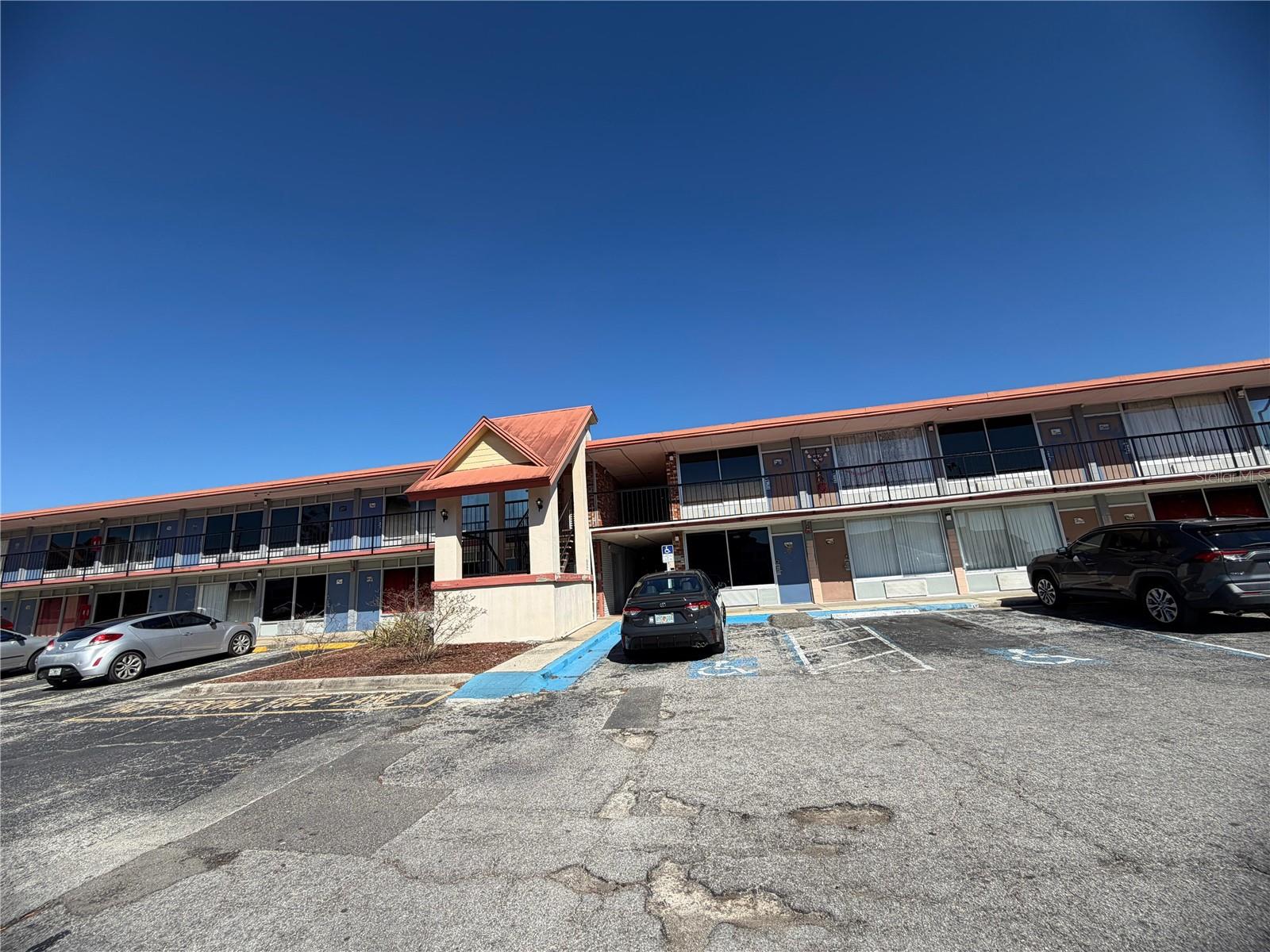 O6378956 Property Photo