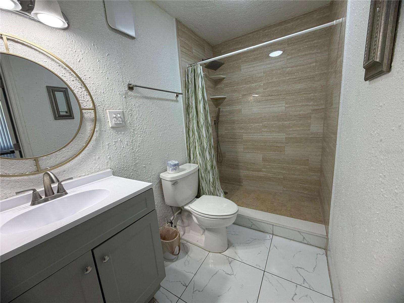 O6378956 Property Photo