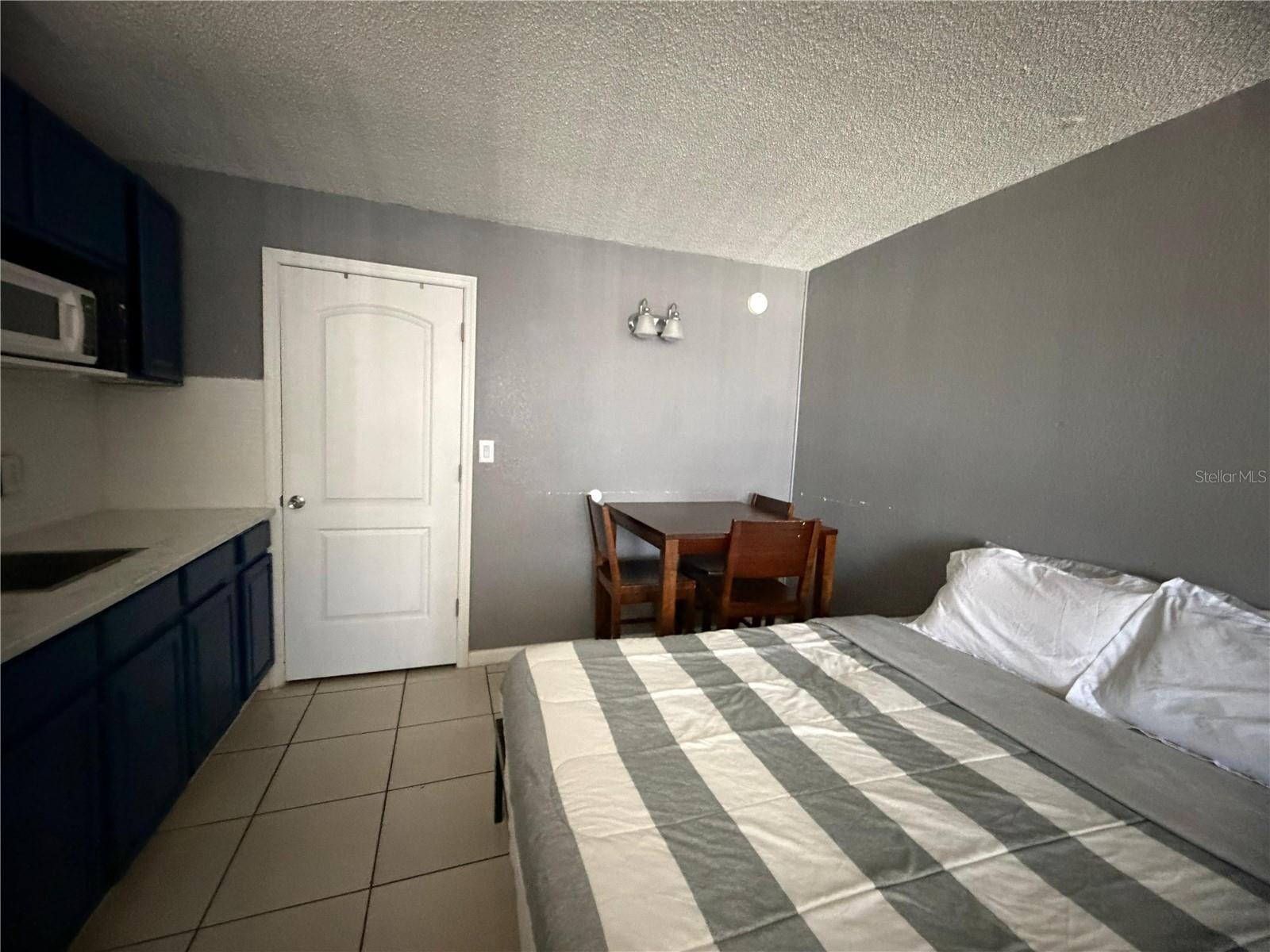 O6378956 Property Photo