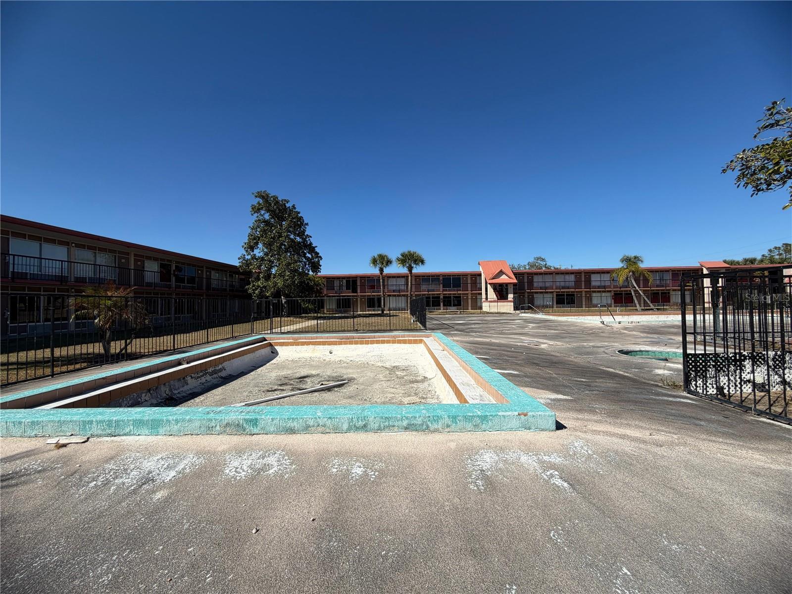 O6378956 Property Photo