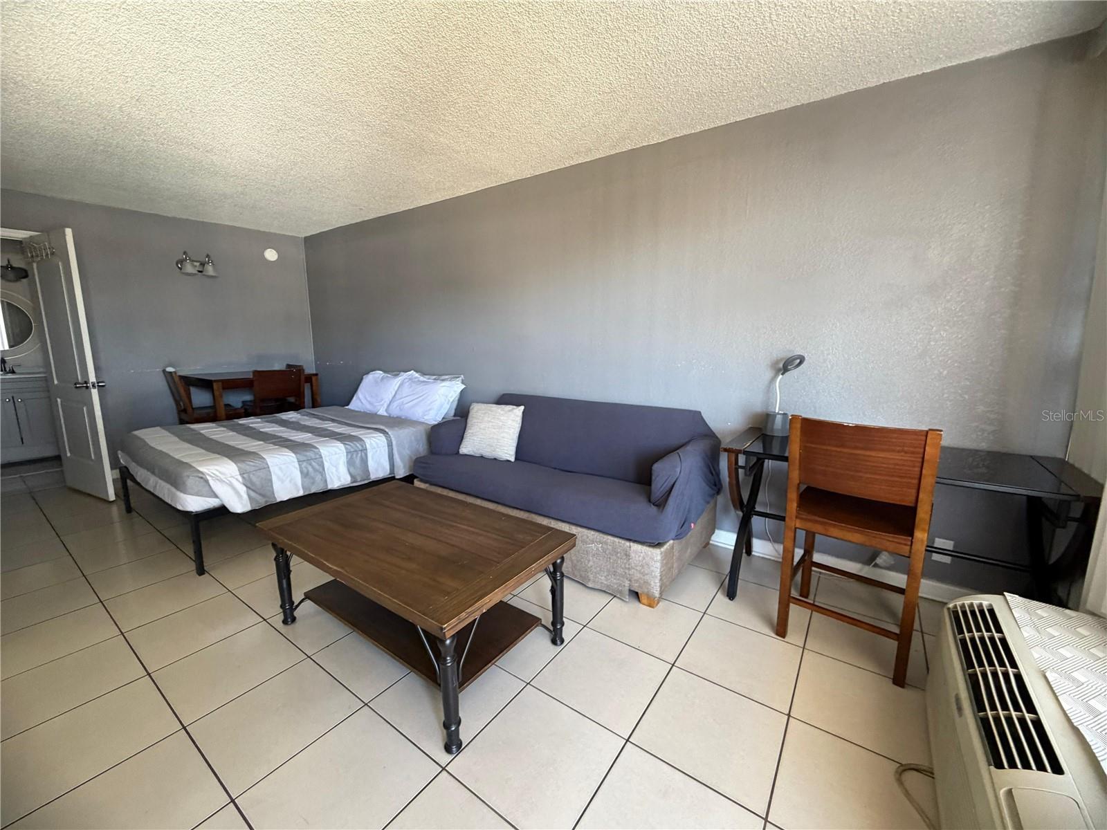 O6378956 Property Photo