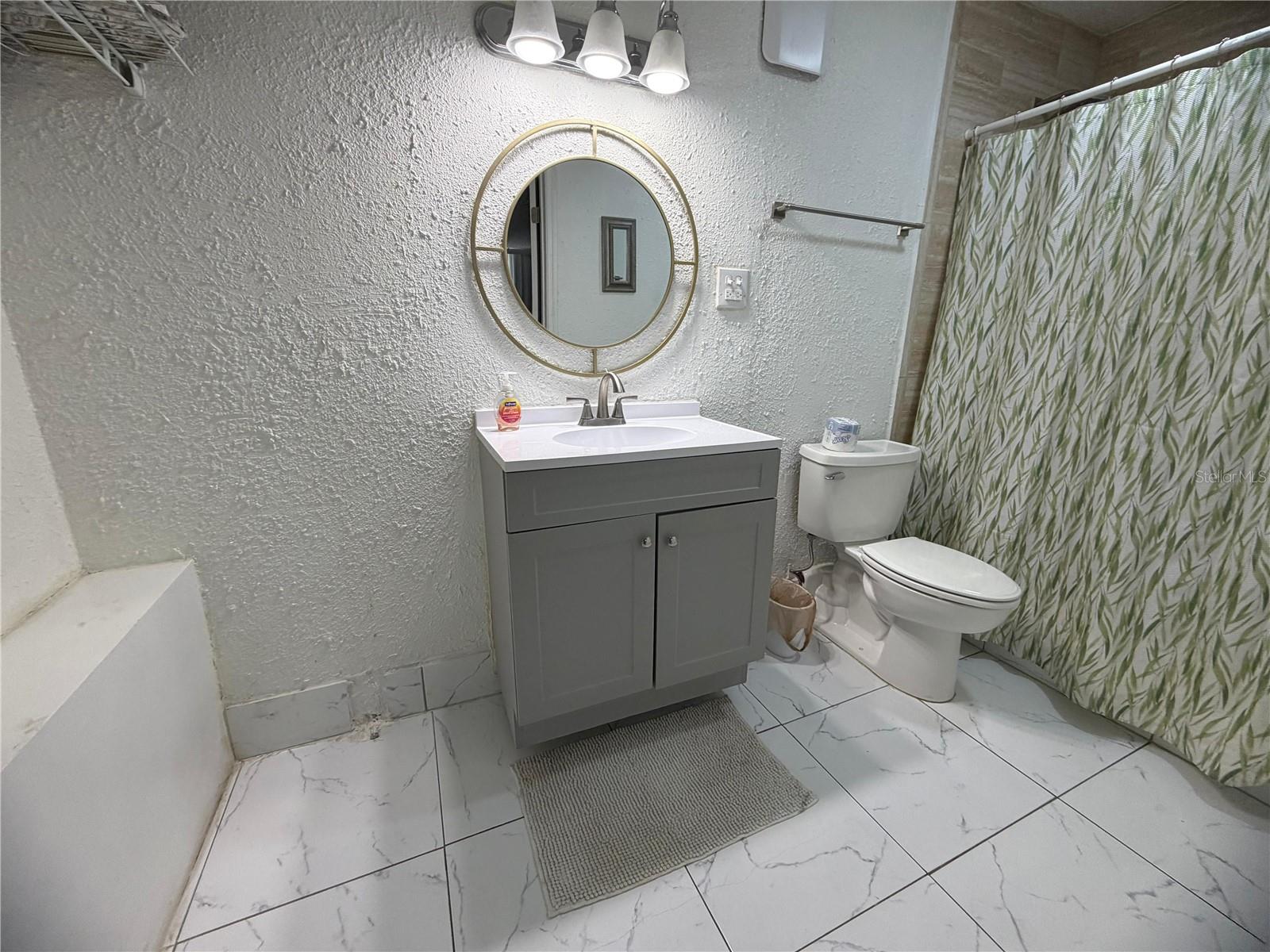 O6378956 Property Photo