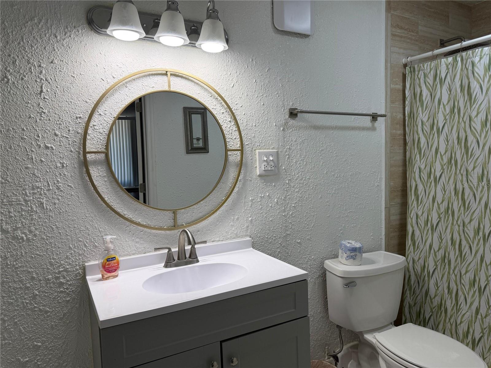 O6378956 Property Photo