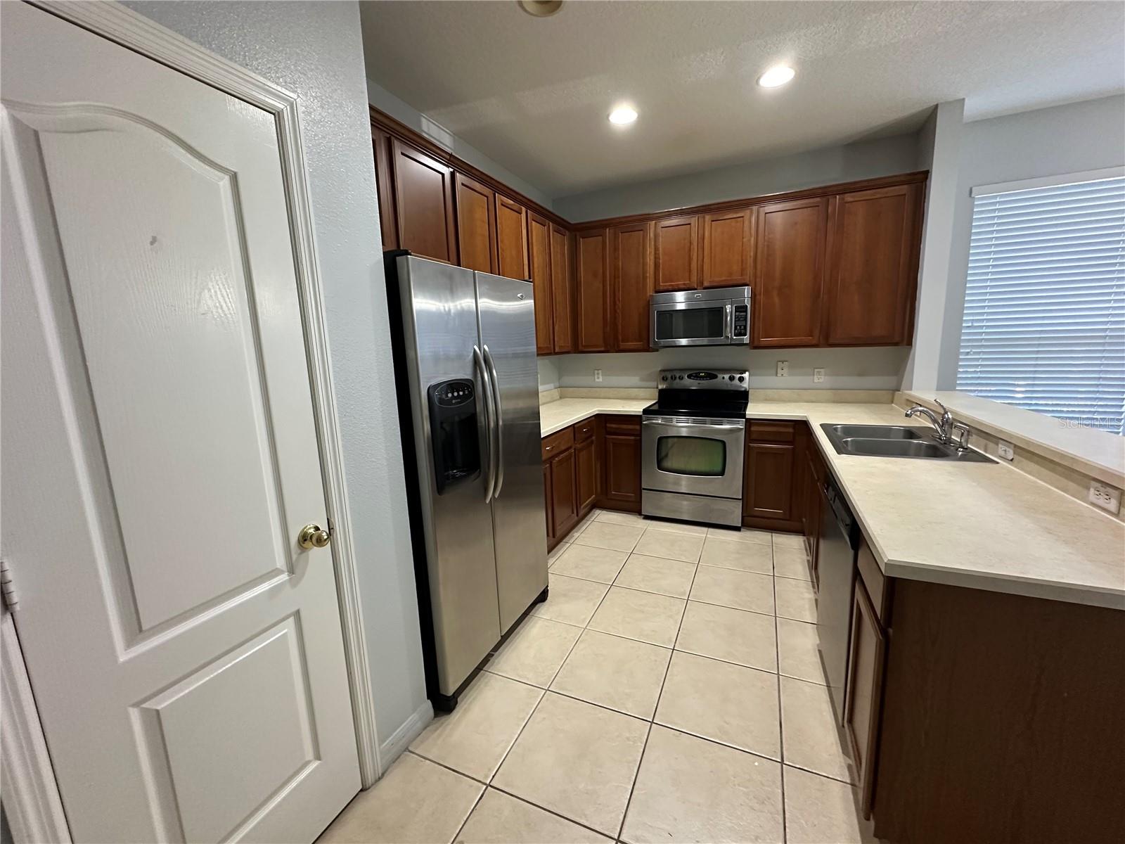 10252 LAKE DISTRICT LN, ORLANDO, FL, 32832