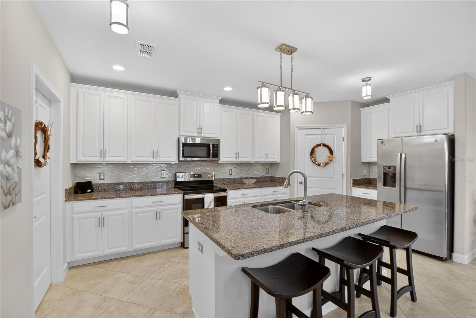 5328 STOIC VALE DR, WIMAUMA, FL, 33598