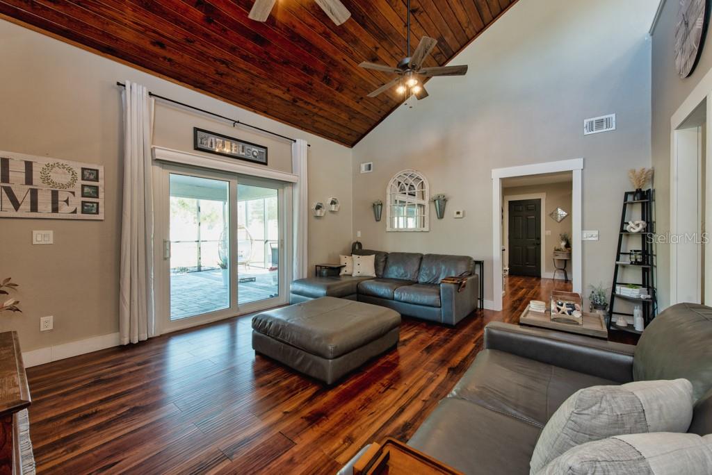 4110 MEADOW RUN LN, WESLEY CHAPEL, FL, 33543