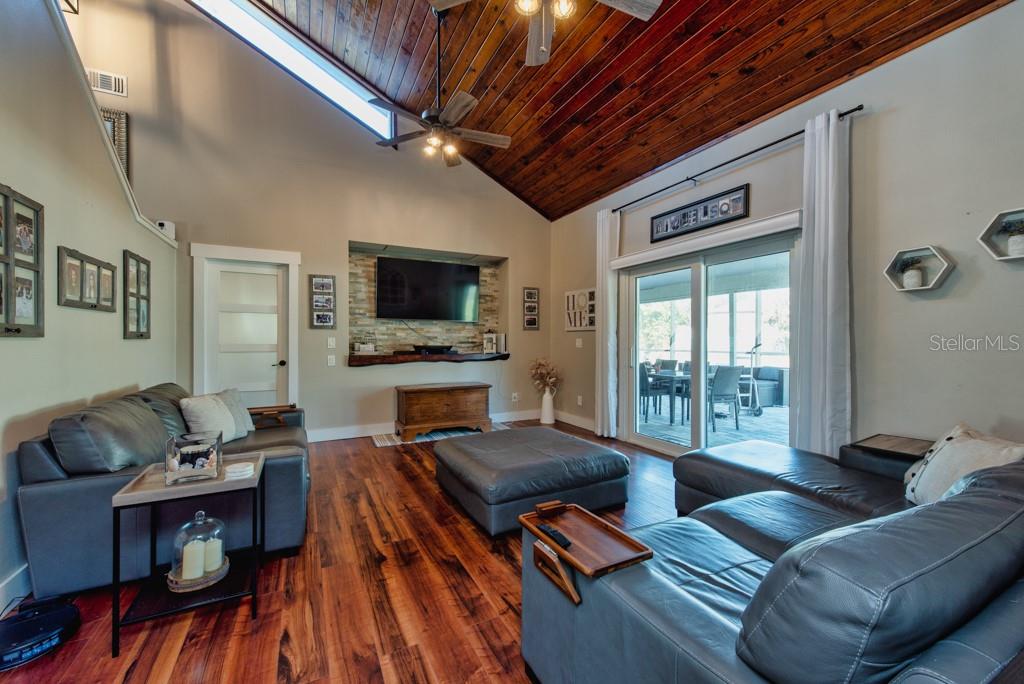 4110 MEADOW RUN LN, WESLEY CHAPEL, FL, 33543