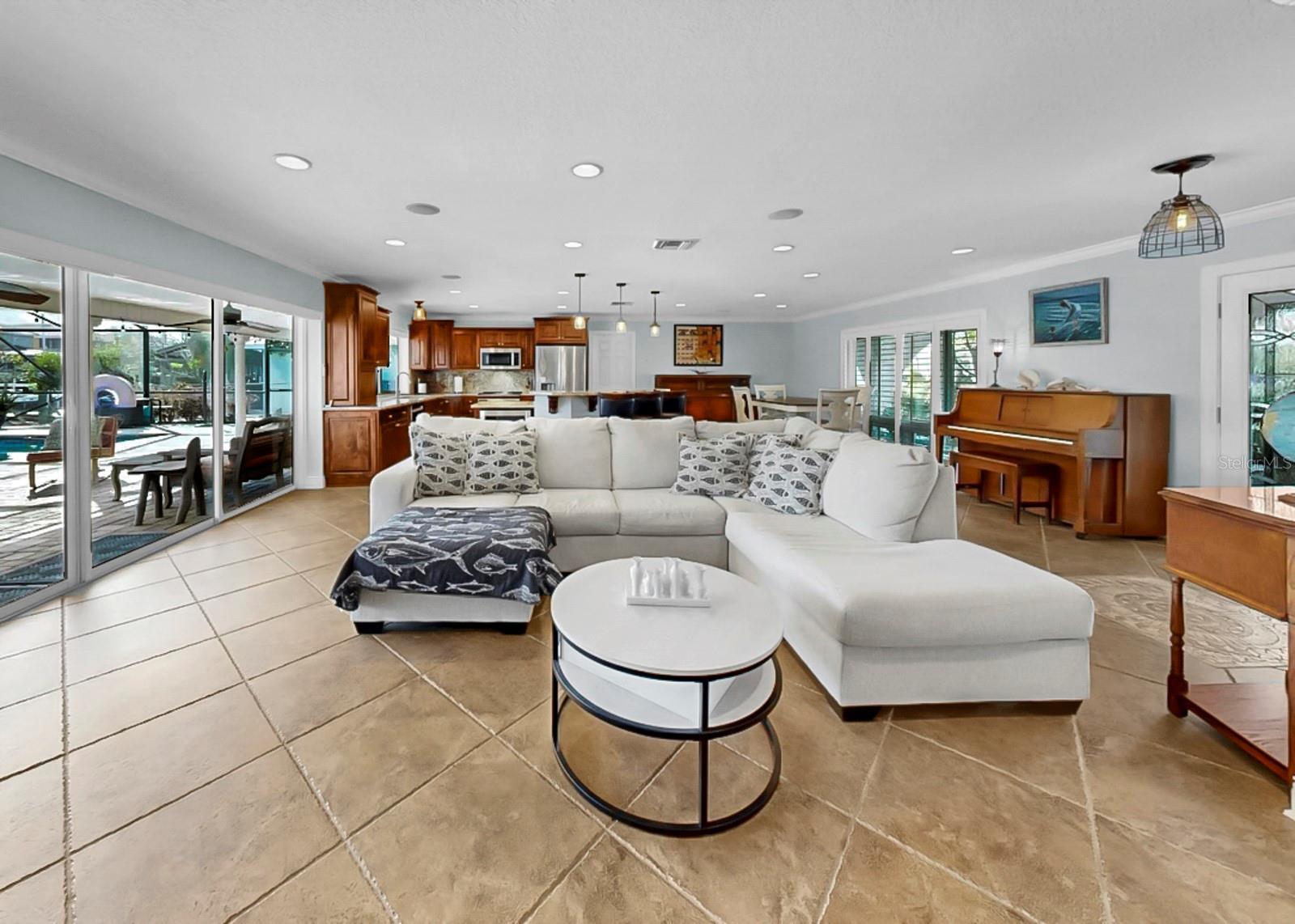 6317 COCOA LN, APOLLO BEACH, FL, 33572