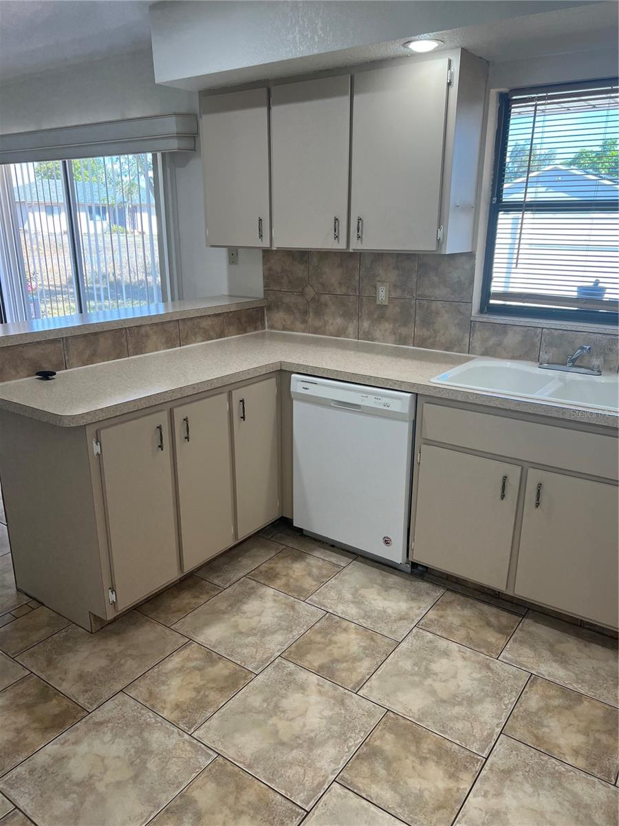 355 SPRING LAKE BLVD NW, PORT CHARLOTTE, FL, 33952