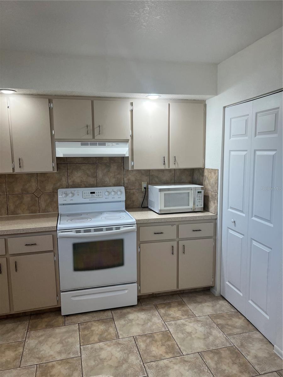 355 SPRING LAKE BLVD NW, PORT CHARLOTTE, FL, 33952