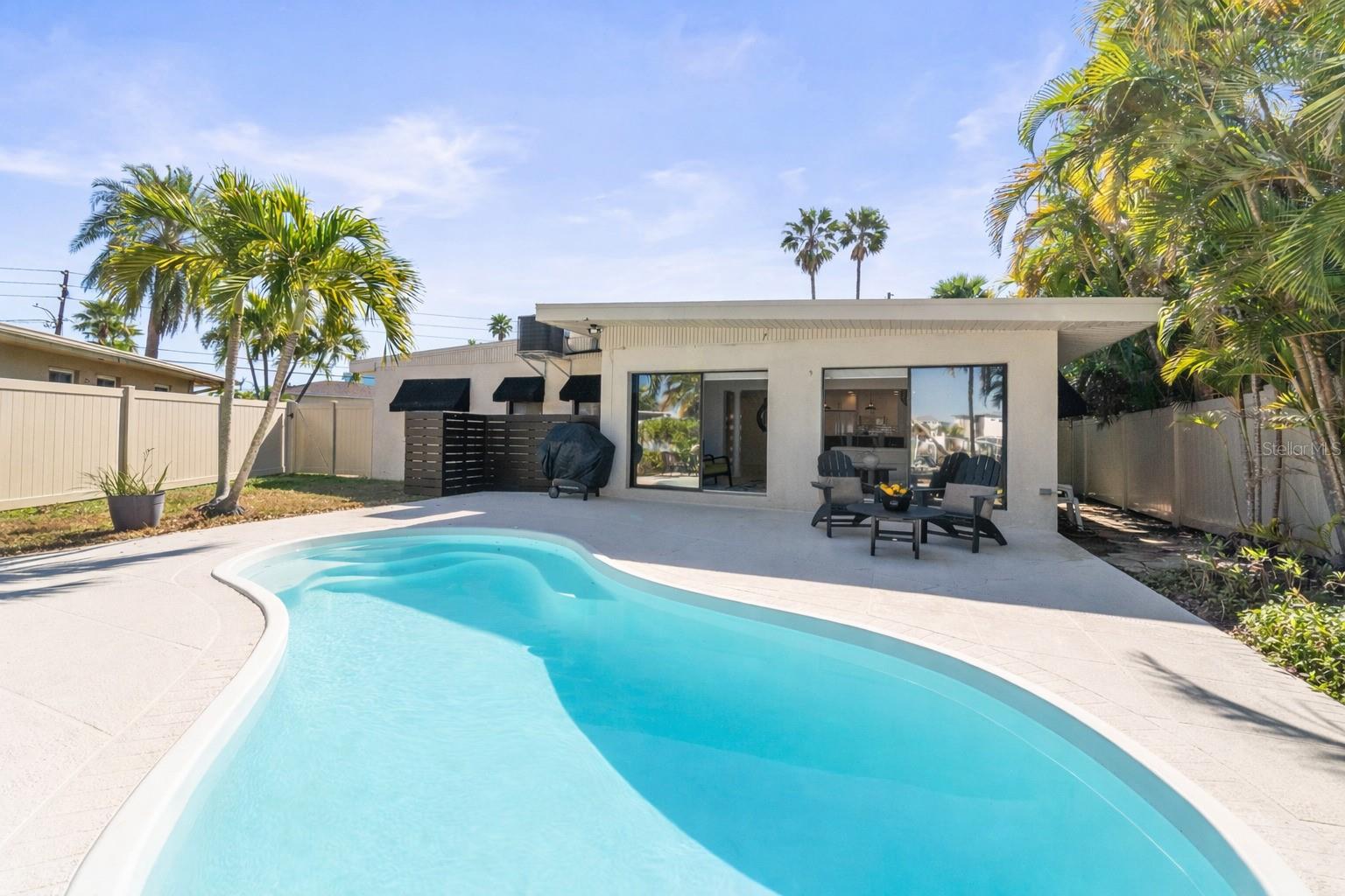 402 161ST AVE, REDINGTON BEACH, FL, 33708