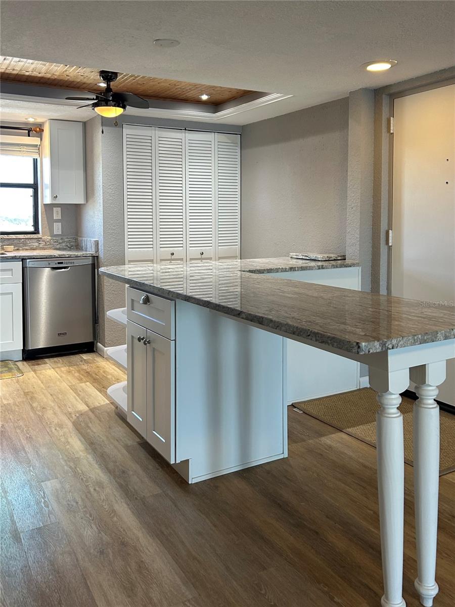 7050 SUNSET DR S #716, SOUTH PASADENA, FL, 33707