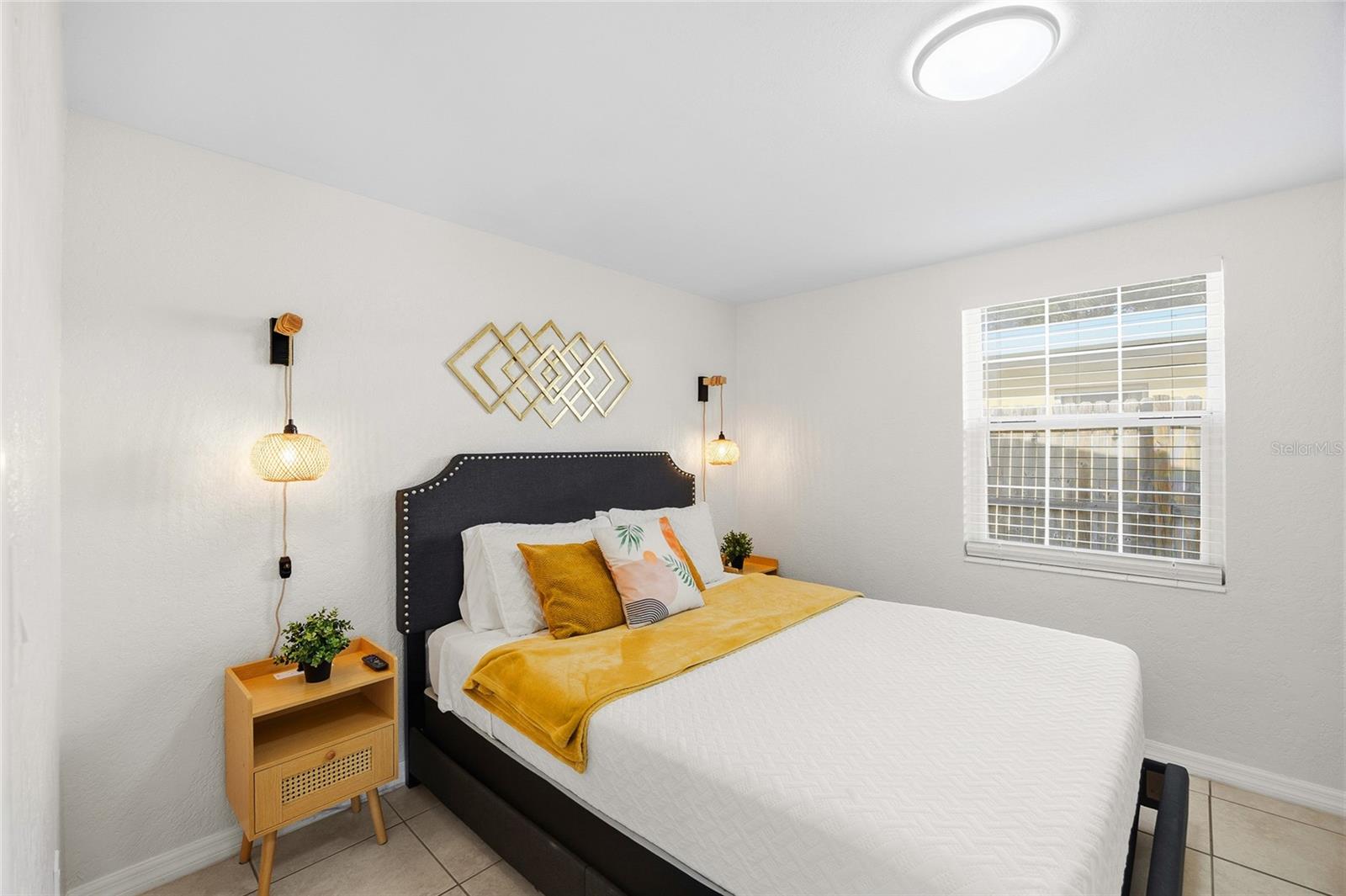 10001 N ANNETTE AVE, TAMPA, FL, 33612