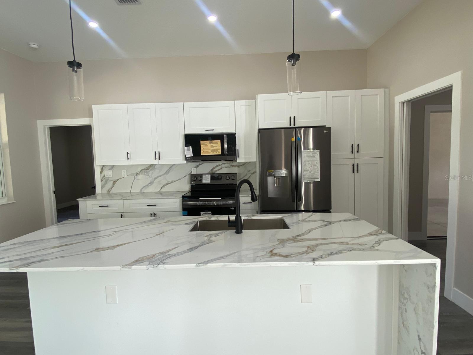 105 BLUE MOON AVE, LAKE PLACID, FL, 33852