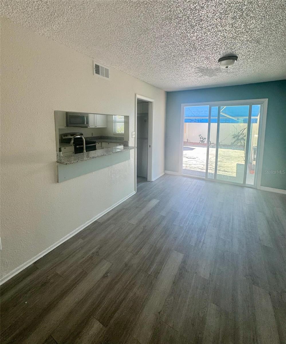 5266 TENNIS COURT CIR, TAMPA, FL, 33617