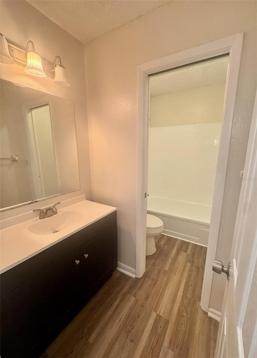 5266 TENNIS COURT CIR, TAMPA, FL, 33617