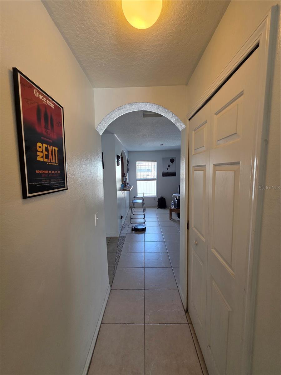 8725 N 13TH ST, TAMPA, FL, 33604