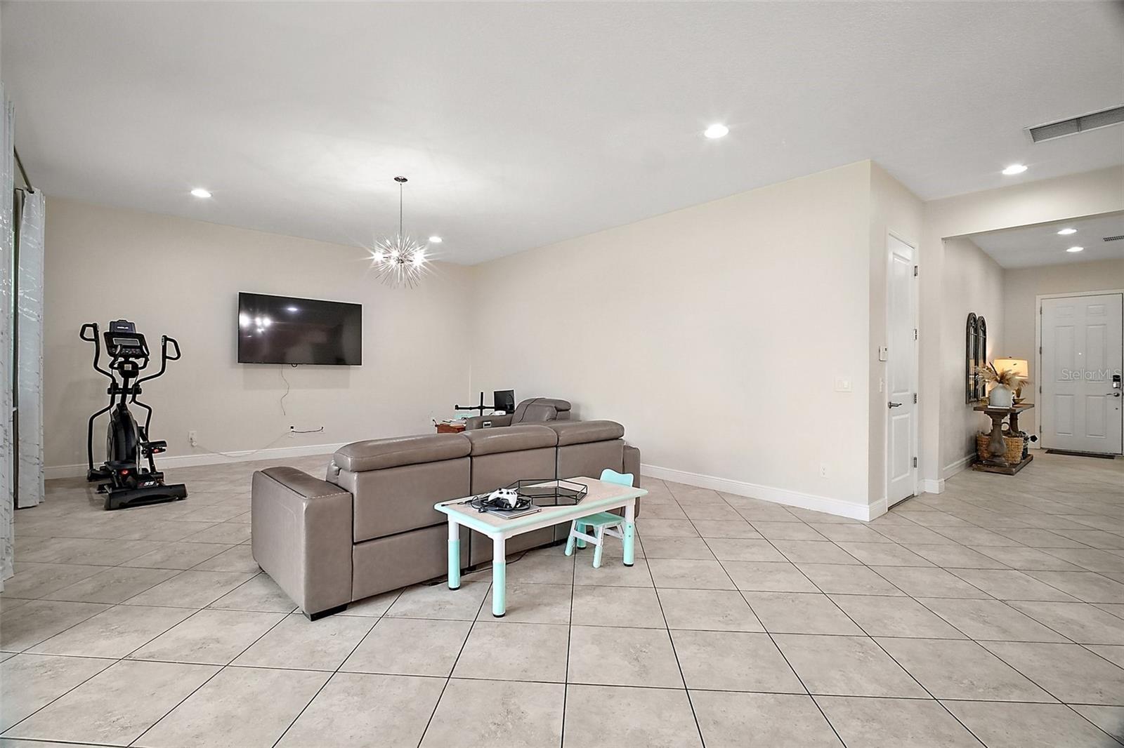 9153 CARMELA AVE, DAVENPORT, FL, 33897