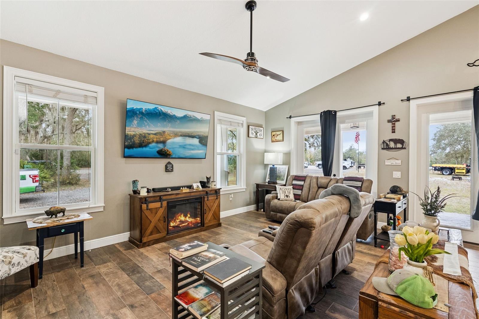 160 LUSH LN, DELTONA, FL, 32738