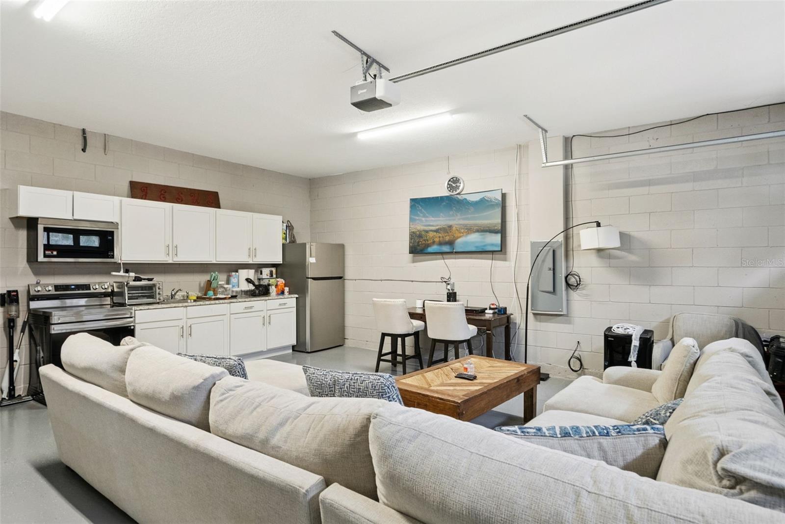 160 LUSH LN, DELTONA, FL, 32738