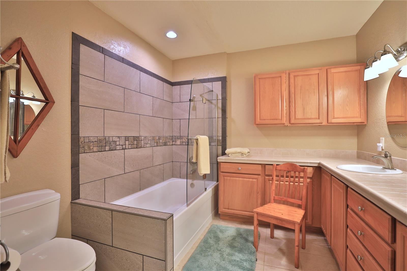 OM717931 Property Photo