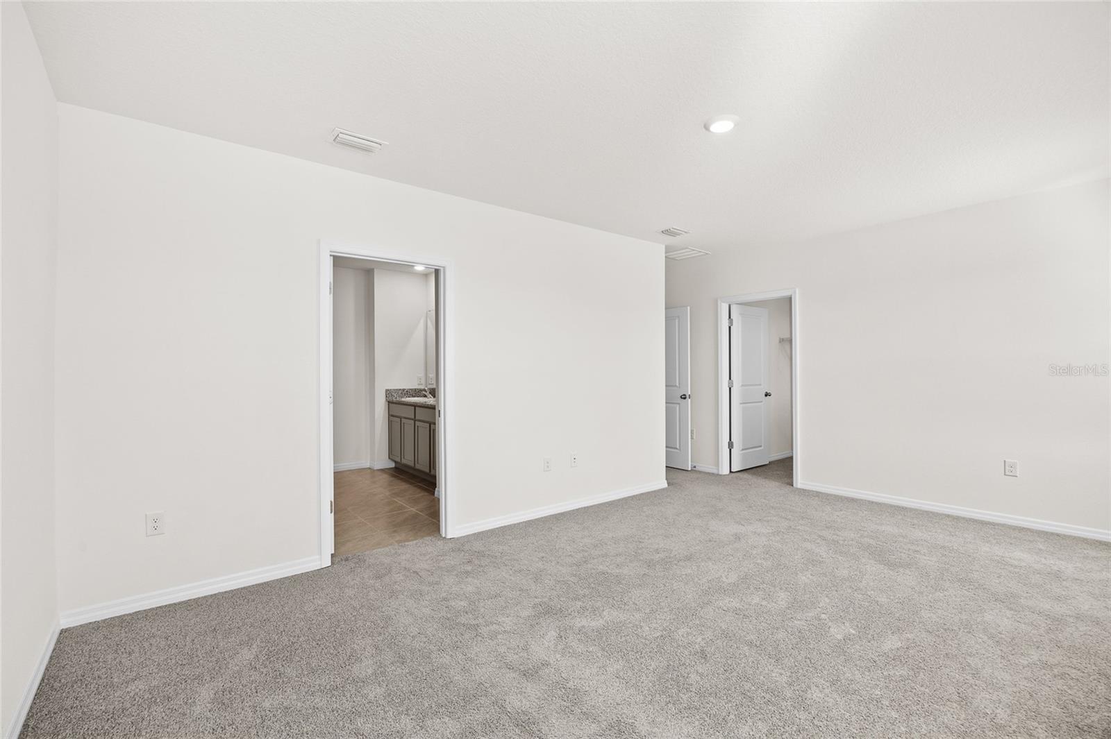 9176 FORGE BREEZE LOOP, WESLEY CHAPEL, FL, 33545