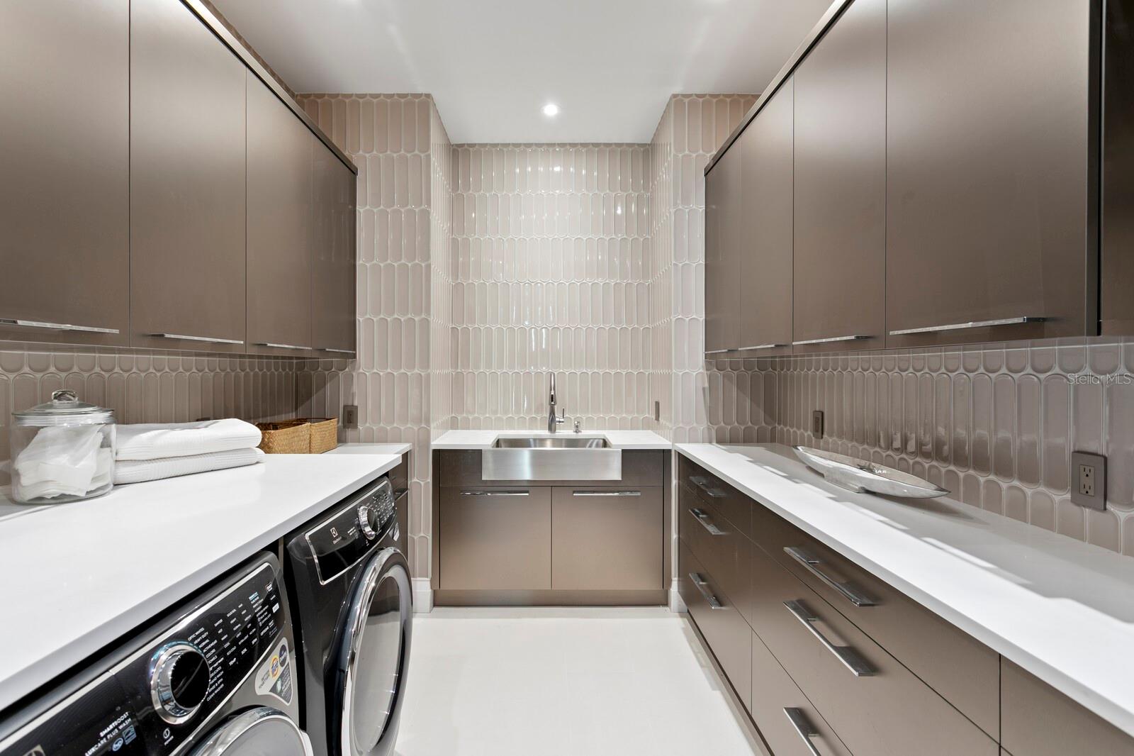 TB8471709 Property Photo