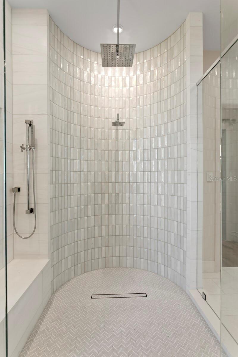 TB8471709 Property Photo