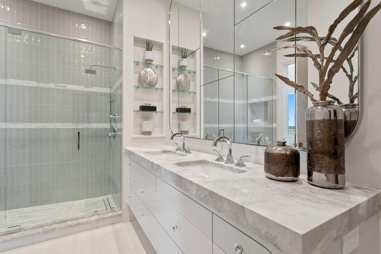 TB8471709 Property Photo